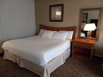 Standard Room, 1 Queen Bed