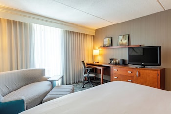Room, 1 King Bed with Sofa bed, Hearing Accessible