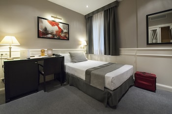 Single Room (Interior)