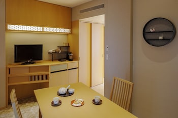 Premium Twin Room, Non Smoking (EN, 42㎡)
