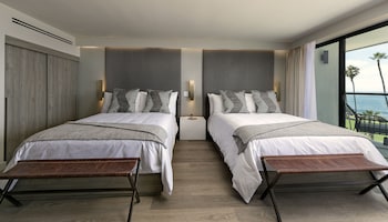 All New Pines Ocean View 2 Queen Room (Recently Renovated)