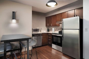 Suite, 2 Bedrooms, Fireplace