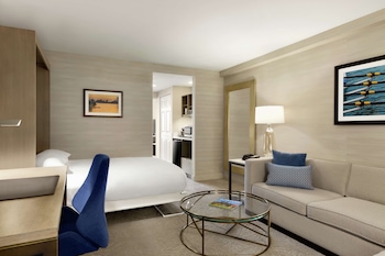 Suite, 1 King Bed (with Urban Bed)