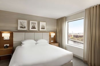 Suite, 1 King Bed, River View