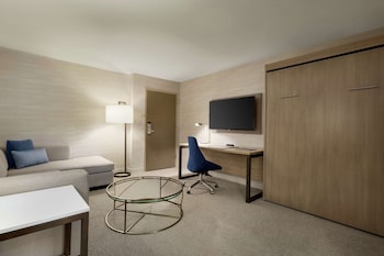 Suite, 1 King Bed (with Urban Bed)