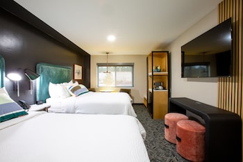 Standard Room, 2 Queen Beds (Walk-In Shower)
