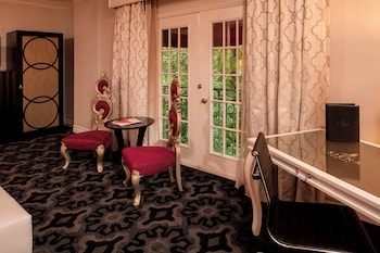 Room, 1 King Bed, Corner