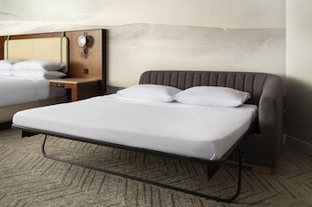 Room, 1 King Bed, City View