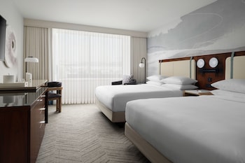 Club Room, 2 Queen Beds, Harbor View