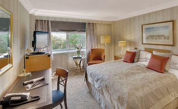 Classic Room, 1 King Bed (High Floor)