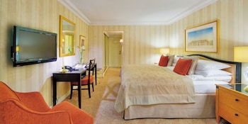 Classic Room, Accessible Bathtub, Club Lounge Access (Accessible Bathtub)