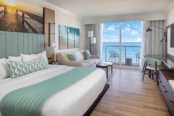 Room, 1 King Bed, Balcony, Oceanfront (Mobility Accessible)