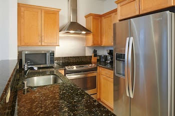 Luxury Suite, 1 King Bed, Kitchen