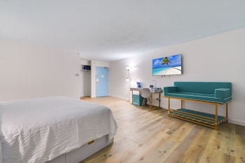 Classic Room, 2 Queen Beds, Accessible, Non Smoking (Mobility/Hearing, Roll-In Shower)
