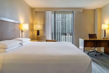 Room, 1 King Bed, Accessible (Roll-In Shower)