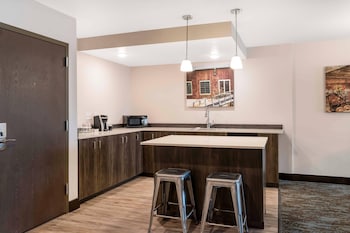 Suite, Multiple Beds, Non Smoking (Efficiency, Upgrade)