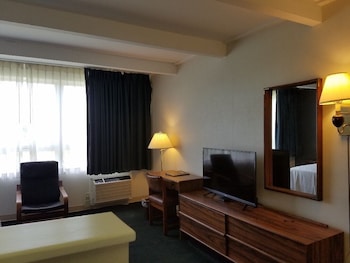 Suite, 2 Double Beds, Non Smoking, Lake View