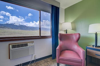 Standard Room, 1 King Bed, Non Smoking, River View