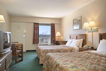 Standard Room, 2 Queen Beds, Smoking
