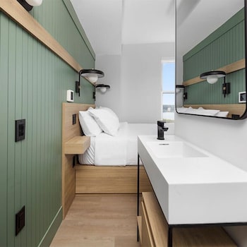 Standard Single Room, 1 Twin Bed, Private Bathroom, River View