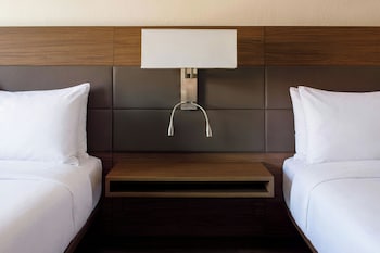 Room, 2 Double Beds, Hearing Accessible (Mobility Accessible with Bathtub)