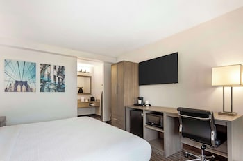 Standard Room, 1 King Bed, Non Smoking