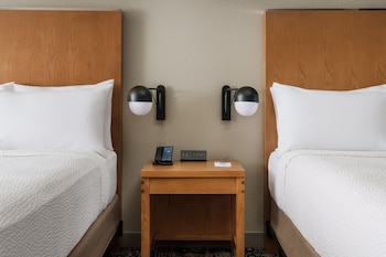 Traditional Room, 2 Queen Beds, Balcony, Courtyard View