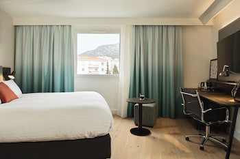 Premium Room, 1 King Bed