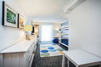 Suite, Multiple Beds, Balcony