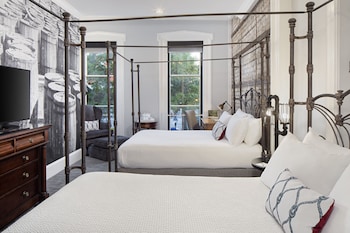 Standard Room, 2 Queen Beds, Historic View