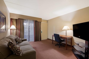 Suite, 1 King Bed, Non Smoking