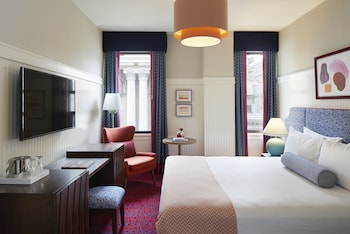 Deluxe Room, 1 King Bed