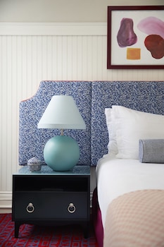 Deluxe Room, 1 King Bed
