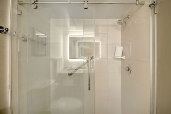 Suite, 1 King Bed, Balcony (Atrium)