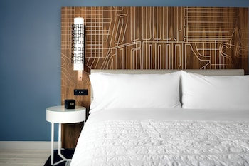 Deluxe Room, 2 Queen Beds (Mobility Accessible, Roll-In Shower)