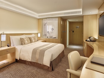 Standard Room City View Queen Bed