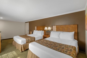 Standard Room, 2 Queen Beds, Non Smoking, Refrigerator & Microwave