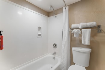 Standard Room, 1 Queen Bed, Non Smoking, Refrigerator & Microwave