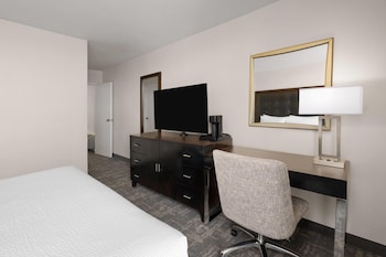 Junior Suite, 1 King Bed, Non Smoking