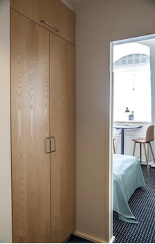 Single Room, 1 Queen Bed, Fjord View, Main Building
