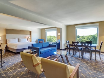 Suite, 1 Bedroom, Courtyard View