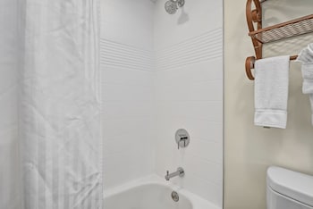 Room, 2 Queen Beds, Roll-in Shower, Non Smoking (Communications, Roll-In Shower)