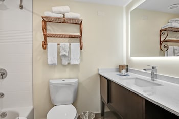 Room, 2 Queen Beds, Roll-in Shower, Non Smoking (Communications, Roll-In Shower)