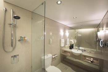 Executive Room, 1 King Bed, Balcony (Water View)