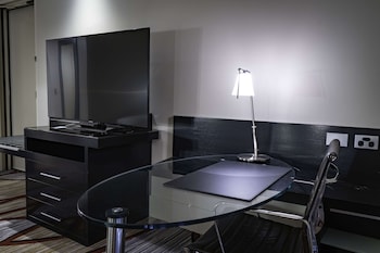 Double Hilton Deluxe with Waterview
