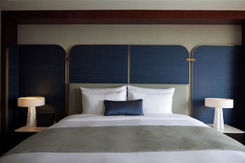 Deluxe Suite, 1 King Bed