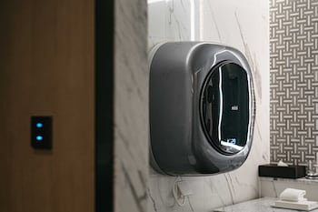 RESIDENTIAL DELUXE FAMILY TWIN