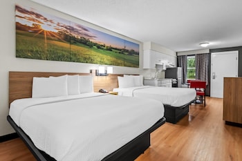 Deluxe Suite, 2 Queen Beds, Non Smoking