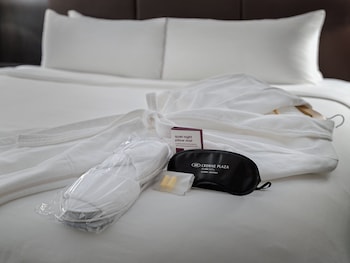 Club Room, 1 King Bed (Premium)