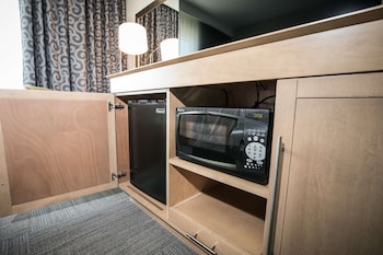 Studio, 2 Queen Beds, Accessible, Balcony (Bathtub)